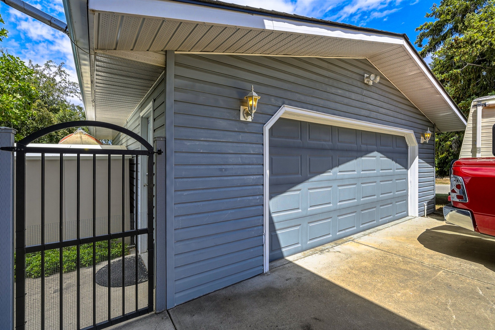 Detached 26x30 heated and wired shop at 125 Corry Place