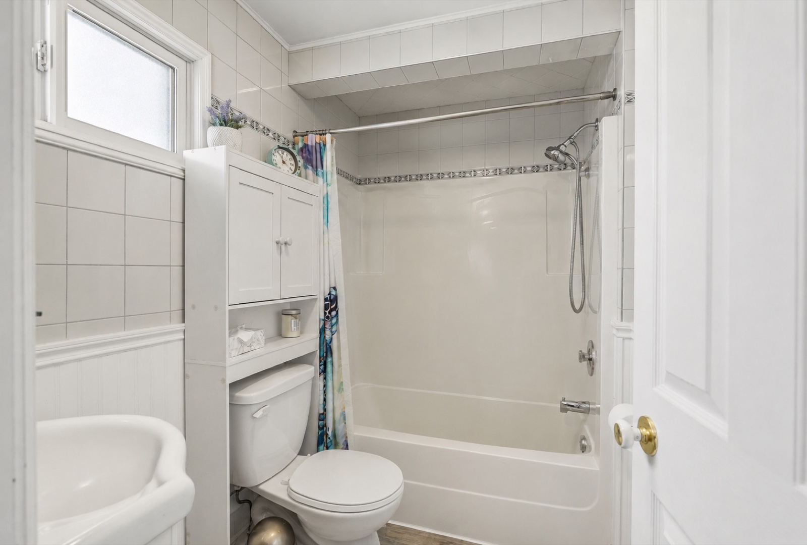 Updated bathroom with heated tile floor