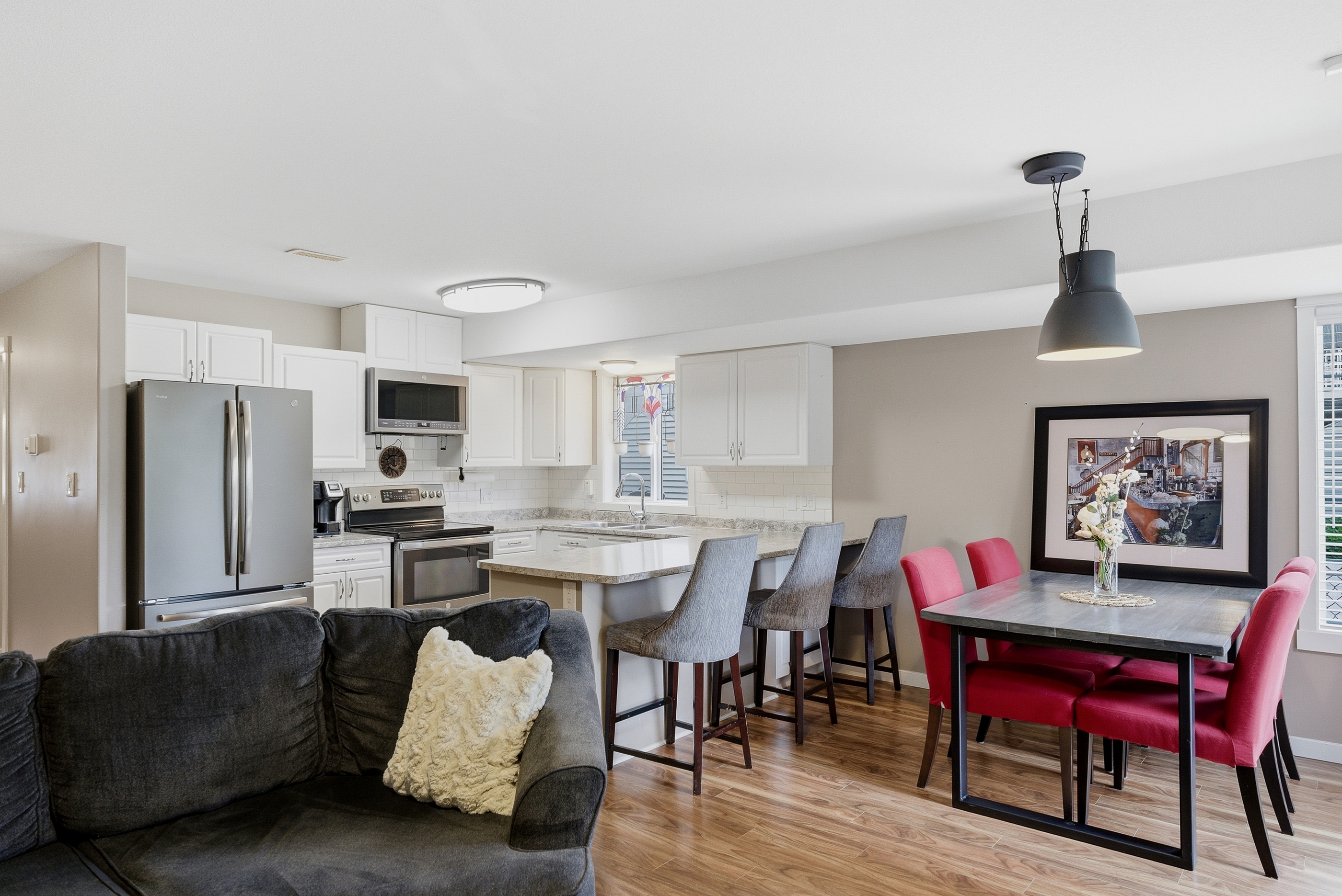 Interior living space at 43-1836 Greenfield Avenue